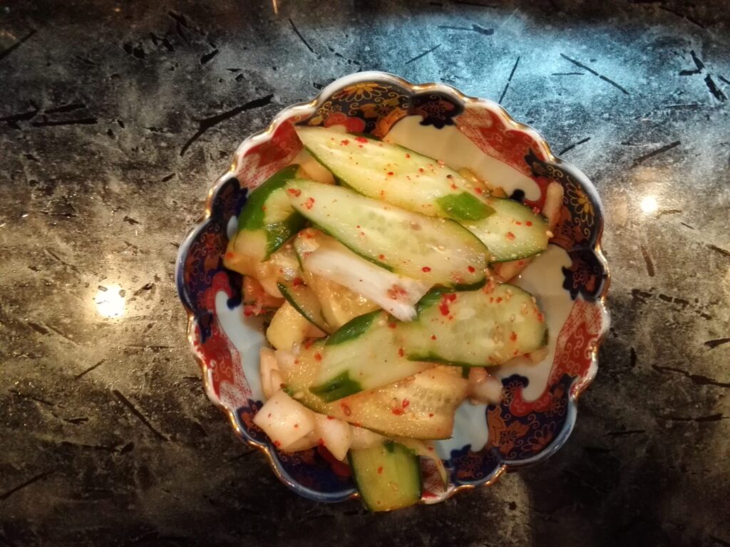 きゅうりと玉ねぎのピリ辛サラダ／Spicy cucumber and onion salad